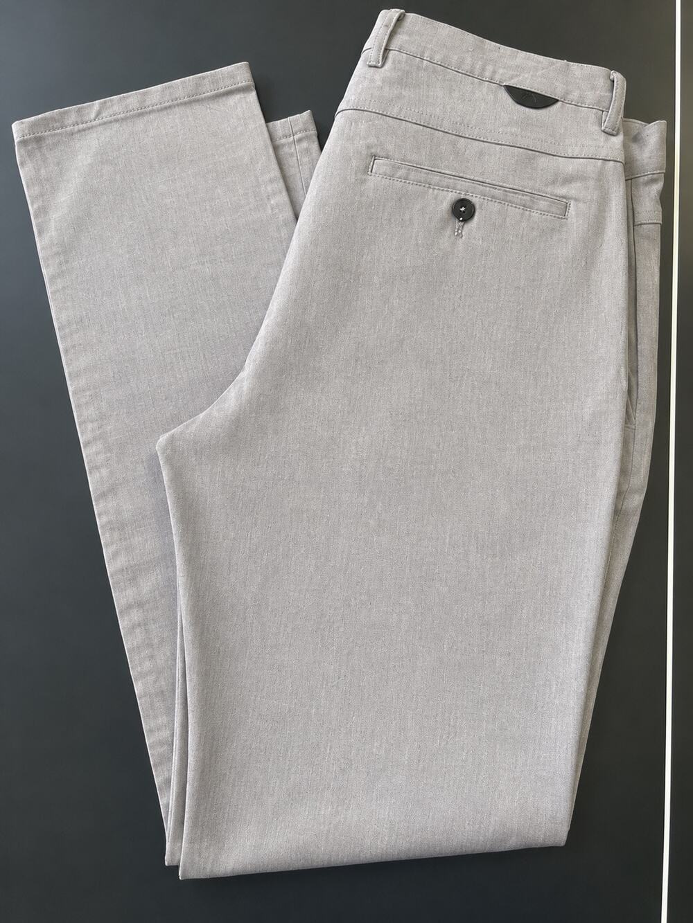 ZARA men’s slim fit trousers in a classic gray color size 34